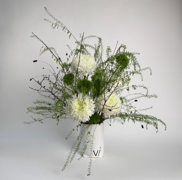 Композиция из хризантемы и теласпии 