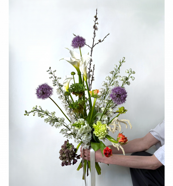 Букет из орнитогалума, антирринума и аллиума